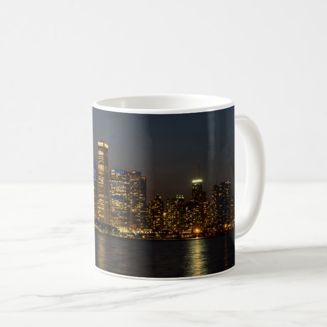 Night Skyline Chicago Pano Tasse (VorderseiteRechts)