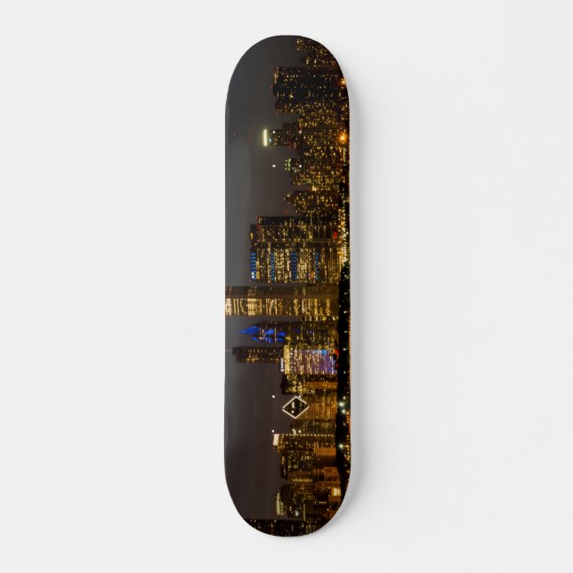 Night Skyline Skateboard (Vorne)