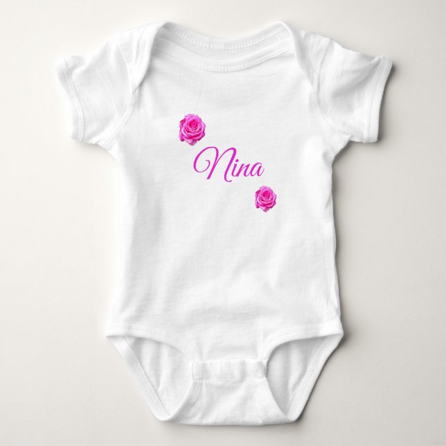 Nina, Name mit rosa Rosen, Baby Bodysuit Baby Strampler (Vorderseite)