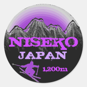 Niseko Japan lila Skikartenaufkleber Runder Aufkleber