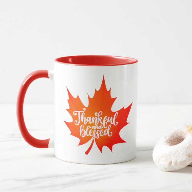 Nizza Leaf Autumn Erntedank Typografie Tasse (Mit Donut)