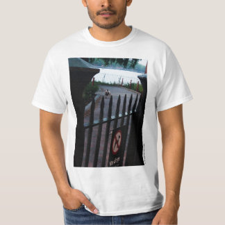"No Dogs", London T-Shirt