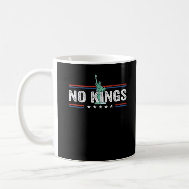 No Kings Day Retro Graphic Kaffeetasse (Links)
