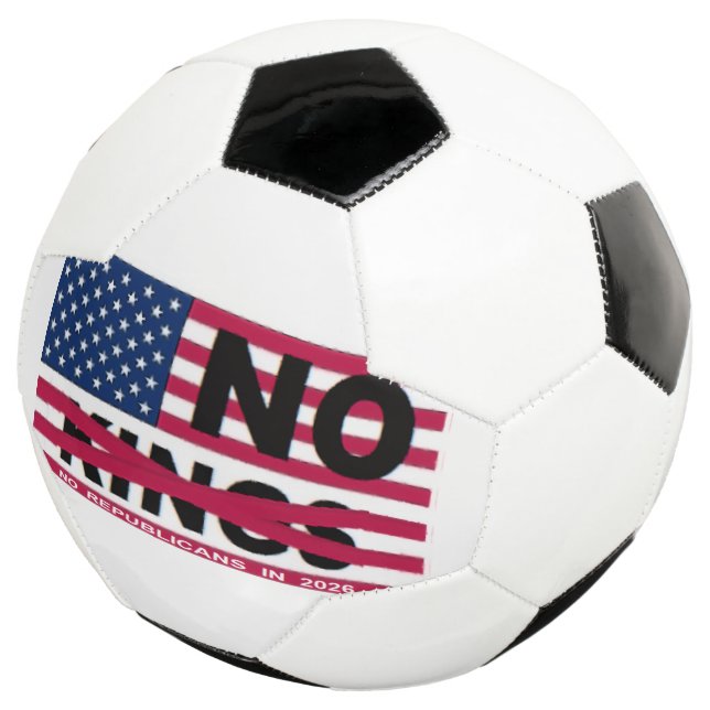 "NO kings" Soccer Ball (Dreiviertel)