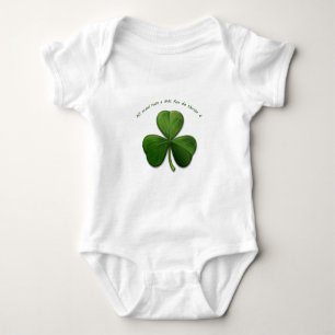 No Secret ist bekannt von 3 Personen. Altes irisch Baby Strampler