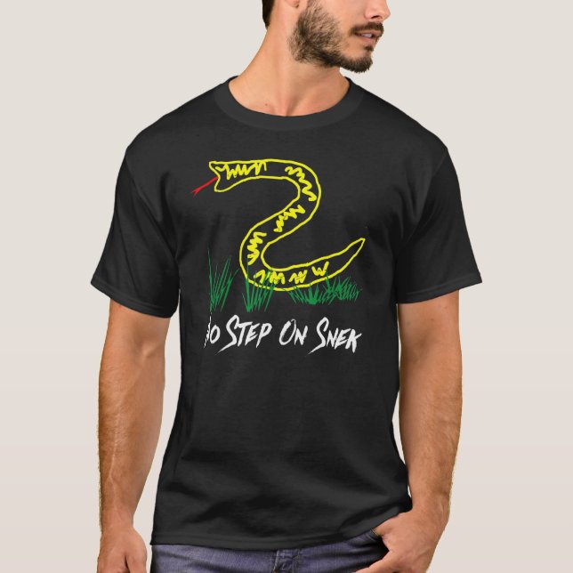 No Step On Sneks Gadsden Flag T-Shirt (Vorderseite)