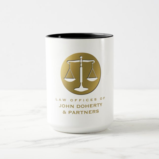 Noble goldene Skalen des Rechtsanwaltsbüros der Tasse (Zentrum)