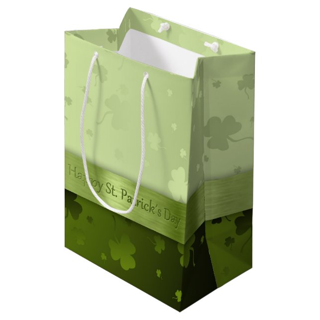 Noble St. Patrick's Day Kleeblatts Medium Geschenk Mittlere Geschenktüte (Vorderseite Schrägansicht)