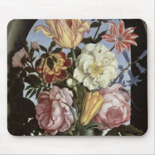 Noch Leben der Blumen in einem trinkenden Glas Mousepad