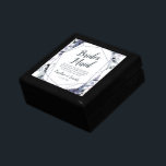 Nocturnal Floral Bridesmaid Zitat Personalisiert Erinnerungskiste<br><div class="desc">Nocturnal floral Wasserfarbe Pinselfarben Blume Design mit handgemalten Stielen, Wein, Blätter, Foliage, Wasserfarbenpinsel Pinselstriche. Farbenfrohe Navy Blau, Dusty Blau, Dunkles fast Schwarzes Grau, und die Hinweise auf Mauve Rosa. Mit handgezeichneten Linien, Wirblen handgeschriebenen Schriftart mit Pinselschrift und elegantem geometrischem Blumenrahmen - Gebotszettel aus Bridesmaid - Personalisierte Geschenkboxen aus Holz und...</div>