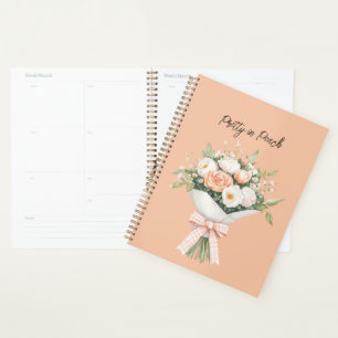 Nœud de bouquet floral de roses blanches pêche