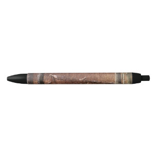 Noir Arbre en chute dans le stylo à bois