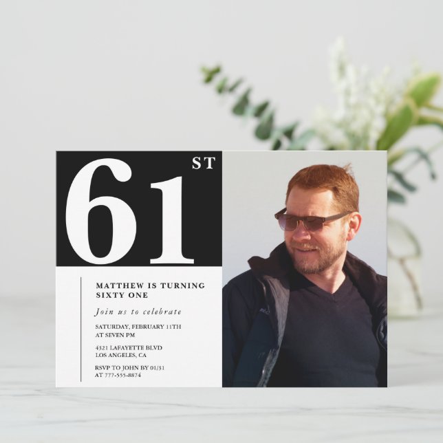 Noir et blanc 61e anniversaire Invitations Photo (Debout devant)