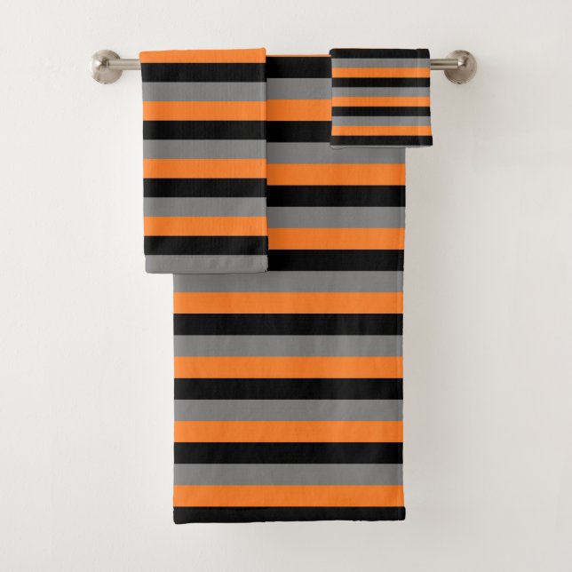 Noir, gris de charbon de bois et rayures d'orange (En situation)