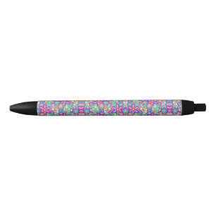 Noir Un stylo avec une pointe et un clip noirs
