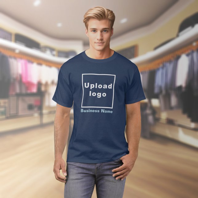 Nom commercial et logo sur le T-shirt bleu marine (Navy blue t-shirt with your business name and logo on model)
