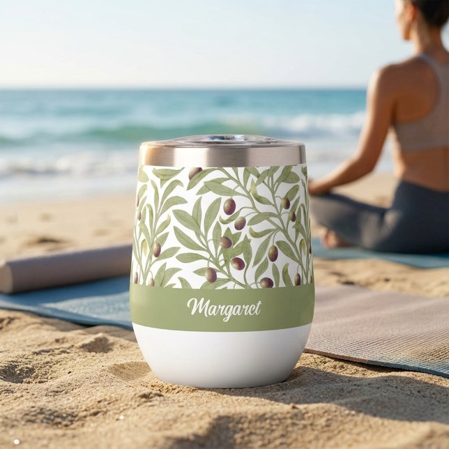 Nom de branche d'olivier Monogramme Vert sauge (Olive Branch Name Monogram Sage Green Thermal Wine Tumbler)