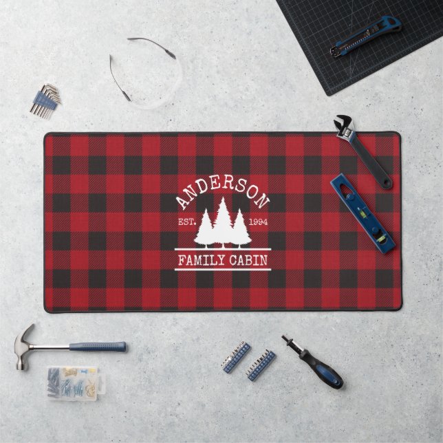 Nom de famille du cabine Red Buffalo Plaid Mat (Poste de travail)