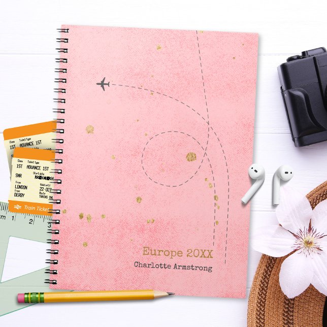 Nom de l'avion rose foncé Gold Spots Journal de vo (Dark Pink Airplane Name Gold Spots Travel Journal ©Susanne Sachers - Sunny Wanderlust 🌞✈️)