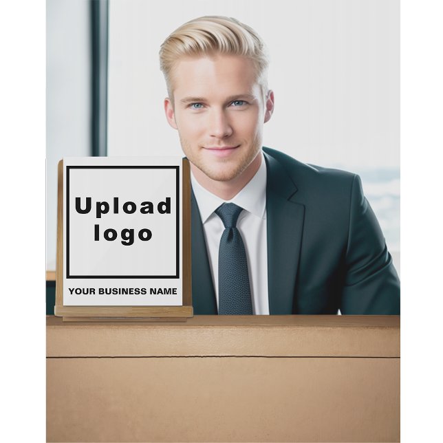 Nom de l'entreprise et logo sur le signe acrylique (White acrylic sign with your business name and logo)