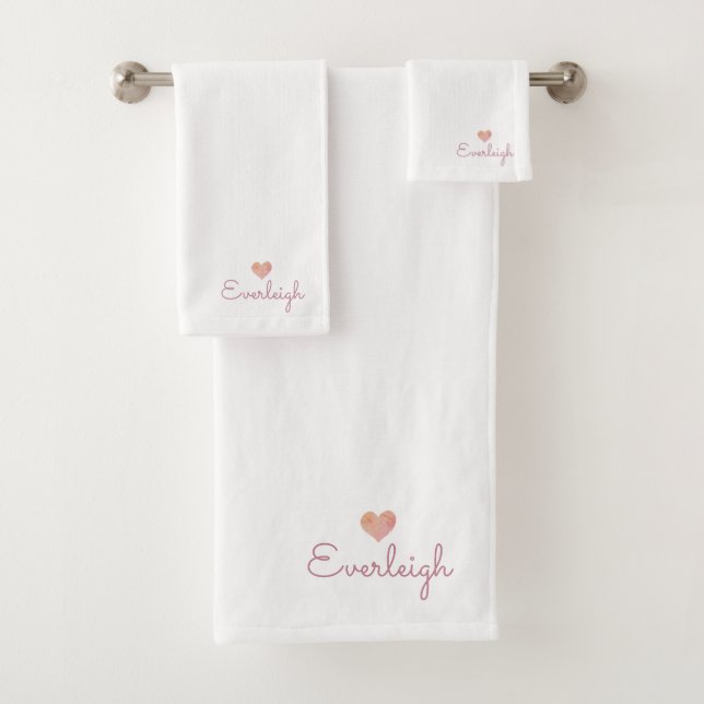 Nom de script rose mignon Serviette de coeur (En situation)
