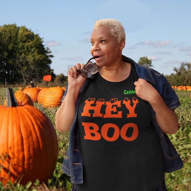 Nom, Hey Boo, Plus Taille Femme Halloween T-Shirt (Créateur téléchargé)