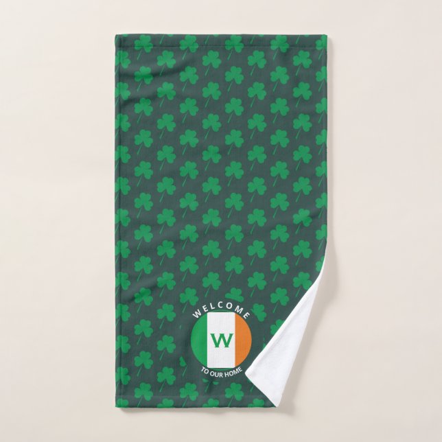 Nom moderne Monogram Irish Flag Shamrock (Serviette à main)