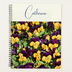 Nommé Fleurs violettes et jaunes multicolores