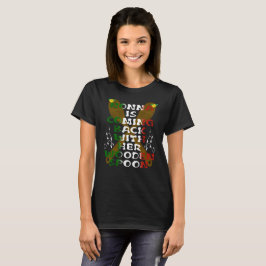 Nonna kommt mit ihrem Holzlöffel zurück T-Shirt