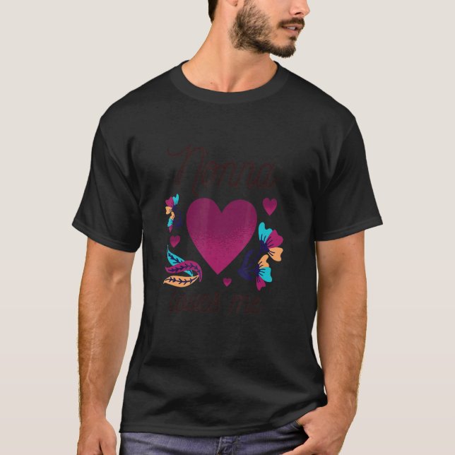 Nonna Loves Me T-Shirt (Vorderseite)