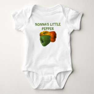 Nonnas kleiner Pfeffer Baby Strampler