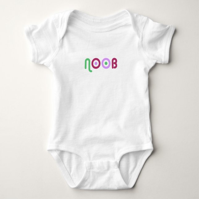 NOOB Girl Baby Strampler (Vorderseite)