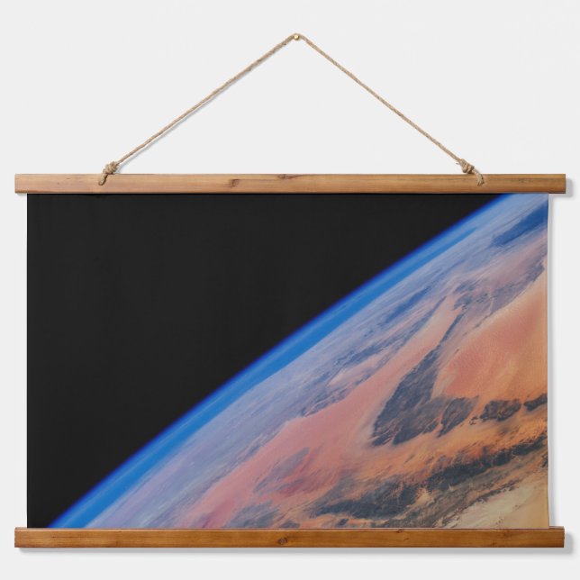 Nordafrika und die große libysche Wüste. Wandteppich Mit Holzrahmen (Vorne)
