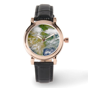 Nordamerika mit Rauch an Orten sichtbar. Armbanduhr
