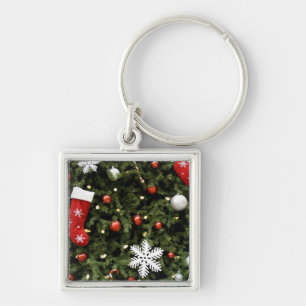 Nordamerika. Weihnachtsdekorationen auf Baum. 2 Schlüsselanhänger