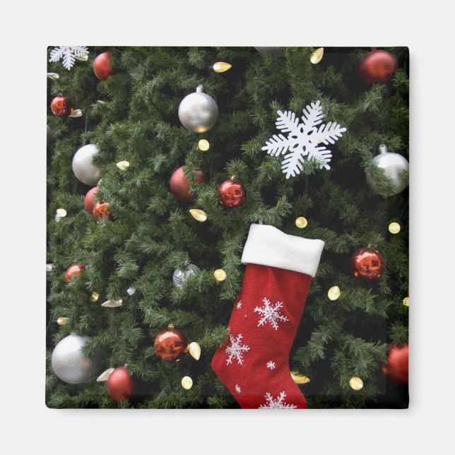 Nordamerika. Weihnachtsdekorationen auf Baum. 5 Magnet (Vorne)