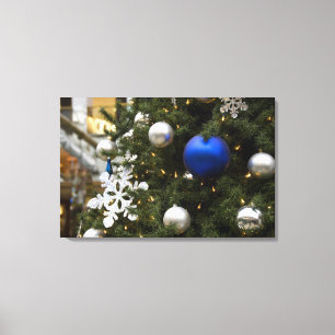 Nordamerika. Weihnachtsdekorationen auf Baum Leinwanddruck