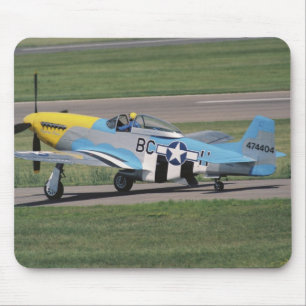 Nordamerikanische P-51 D Dazzling Donna auf der Mousepad