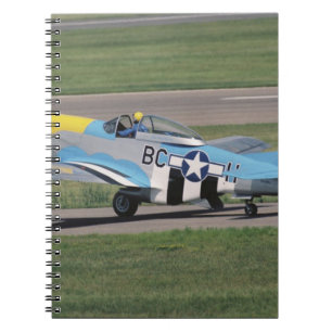 Nordamerikanische P-51 D Dazzling Donna auf der Notizblock