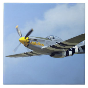 Nordamerikanischer P-51D Mustang, Little Horse Fliese