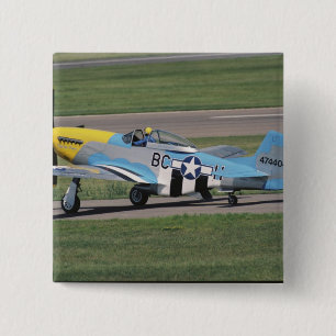 Nordamerikanisches P-51 D, das Donna auf blendet Button