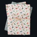 Nordic Christmas Dala Horse Wrapping Paper Sheets Geschenkpapier Set<br><div class="desc">Treten Sie ein in das Herz eines Winterwunderlandes mit diesem fröhlichen Geschenkpackungs-Set. Eine moderne Drehung auf dem zeitlosen schwedischen Dalapferd heißt Sie in einem festlichen nordischen Weihnachtsdorf willkommen, wo farbenprächtige Schneeflocken tanzen und Kiefernbäume in ihrer Urlaubsatmosphäre hoch stehen. Lassen Sie sich verzaubern vom Geist der Gemütlichkeit und Freude, denn dieses...</div>