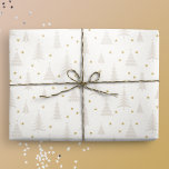 Nordic Light Tan Christmas Trees White Geschenkpapier<br><div class="desc">Diese cremige weiße Geschenkpackung bietet eine festliche nordische Waldlandschaft mit bräunlichen Weihnachtsbäumen und winzigen goldenen Sternen. Es ist bereit,  eine Touch der Magie und Staunen zu Ihrem Winterurlaub Feiern mit Ihren Lieben hinzuzufügen. Originelle Kunstwerke von Marketa Stengl.</div>