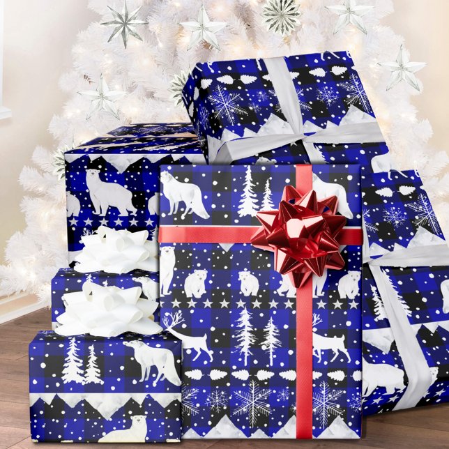 Nordic Sweater Blue Buffalo Karierte Wintertiere Geschenkpapier (Nordic Sweater Blue Black Buffalo Plaid White Winter Animals Christmas Holiday Wrapping Paper Rolls)