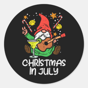 Nordischer Gnom Weihnachtsmann spielt Gitarre Weih Runder Aufkleber