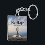 Nordkapp Norwegen Schlüsselanhänger<br><div class="desc">Foto der Globe an der Nordkap in Nordnorwegen,  mit wunderschönen Wolken und Licht im Hintergrund. Koordinaten,  die über das Design geschrieben sind. Foto © Sebastian Wurm.</div>