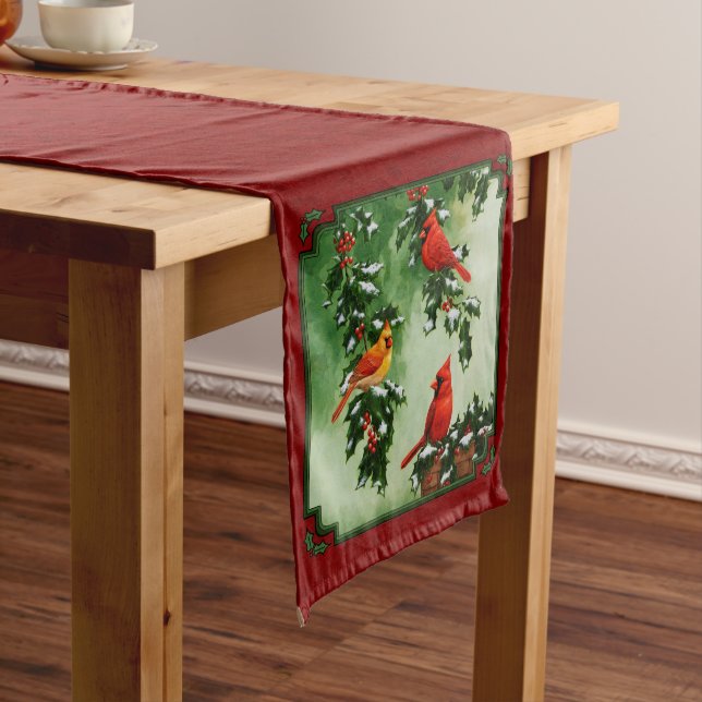 Nördliche Kardinäle und Holly Red Mittelgroßer Tischläufer (Beispiel)