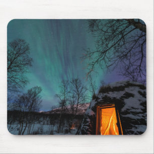 Nordlichter und eine Sami Hütte Mousepad