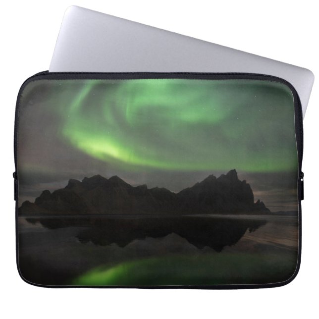 Nordlichter | Vestrahorn Beach Hofn, Island Laptopschutzhülle (Vorderseite)