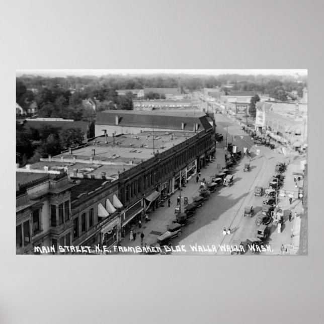 Nordöstliche Sicht auf die Main St vom Baker Bldg Poster (Vorne)